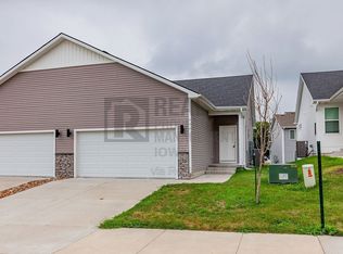 5638 Fernwood Dr, Pleasant Hill, IA 50327
