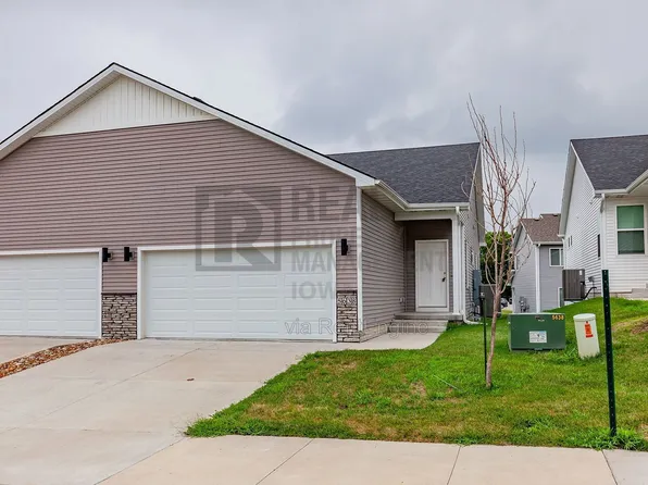 5638 Fernwood Dr, Pleasant Hill, IA 50327