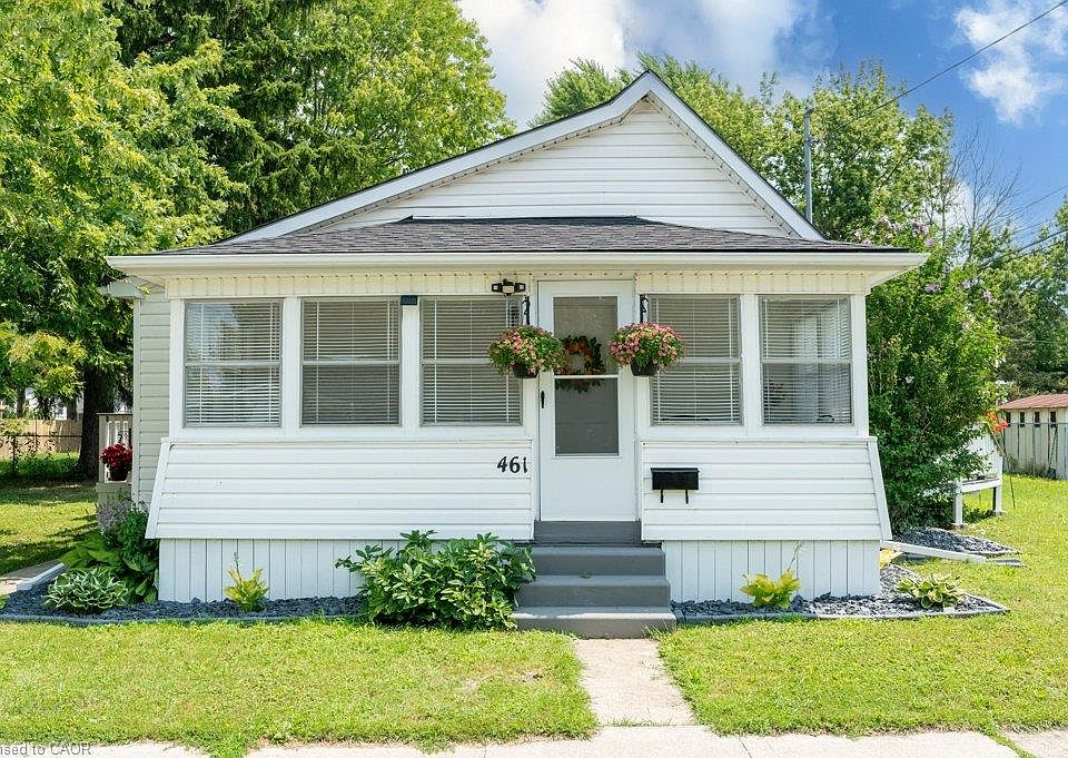 1st image of 461 Selkirk St