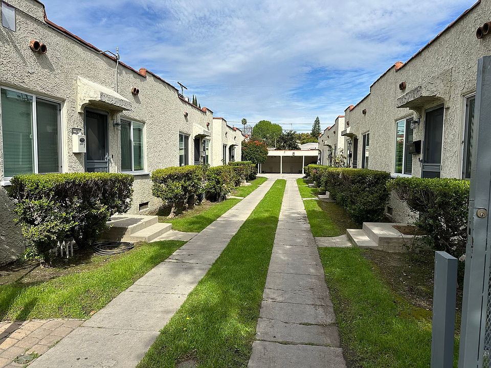1st image of 3043 1/2 Larga Ave #39
