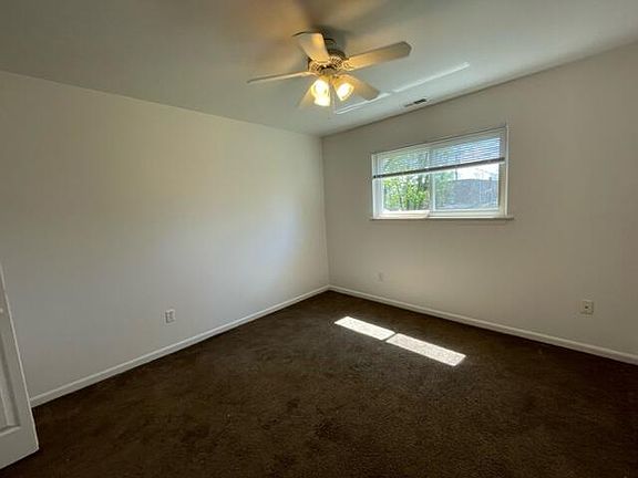 3rd image of 810 Young St
