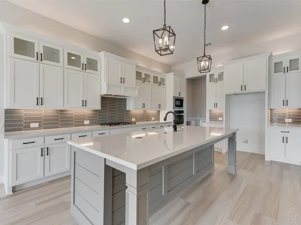 1129 Barrix Dr, Forney, TX 75126