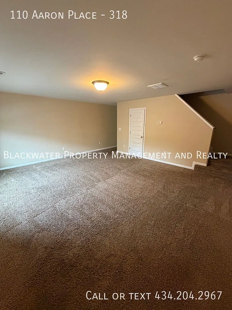 Spacious 3 Bedroom Townhouse minutes to Liberty University — Photo 2