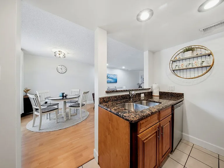 601 S Matanzas Ave #B — Photo 7
