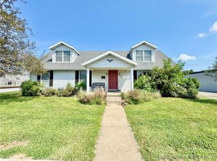 88 W McClain Ave, Scottsburg, IN 47170