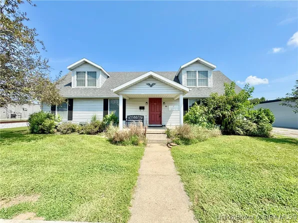 88 W McClain Avenue, Scottsburg, IN 47170