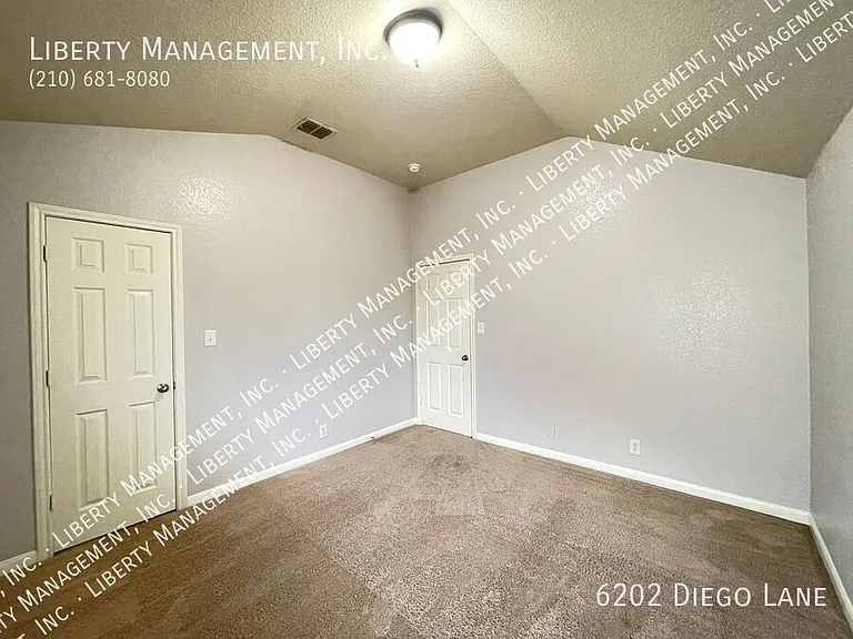 6202 Diego Ln — Photo 31