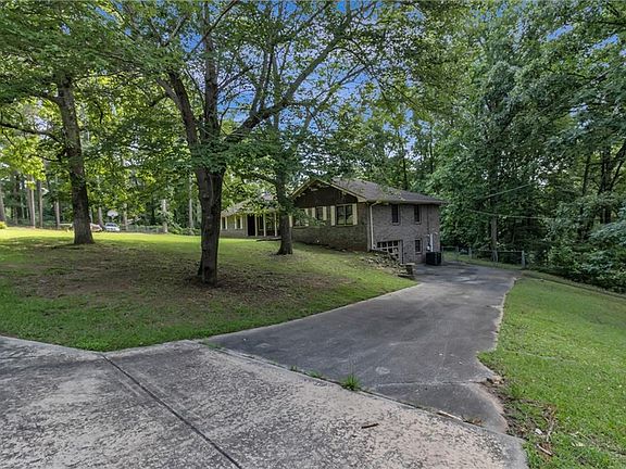 5th image of 6238 Forrest Ave
