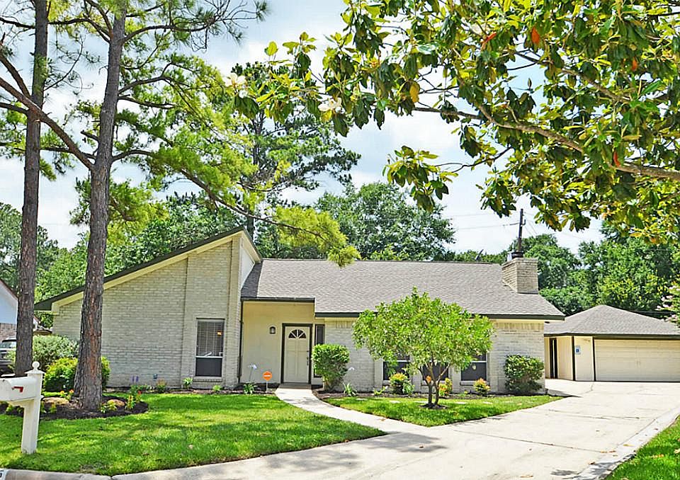 1st image of 11915 Greencreek Cir