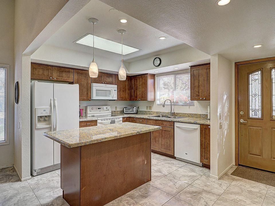 1st image of 520 Leisure World