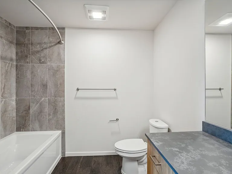 Splash Apartments — Photo 16