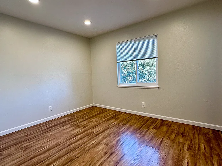 1410 Hess Road — Photo 15