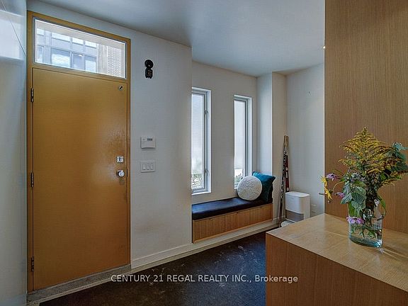 4th image of 9 Rebecca St