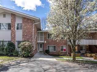 83 Southport Woods Dr UNIT 83, Southport, CT 06890