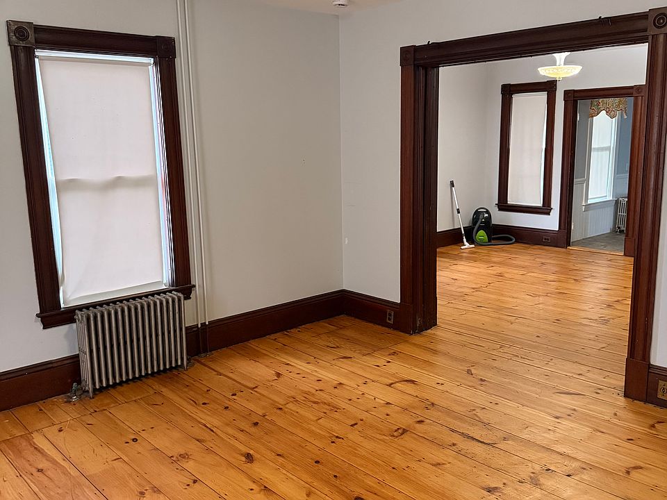 Living Room/Flex Room