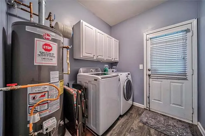 4003 Edgecomb Dr — Photo 10