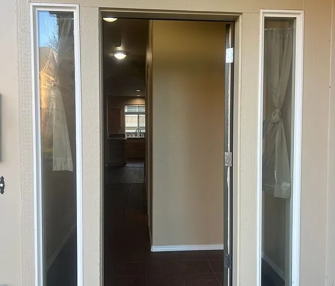 17284 Pleasanton Ln — Photo 3