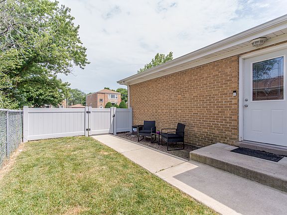4th image of 8514 Kimball Ave