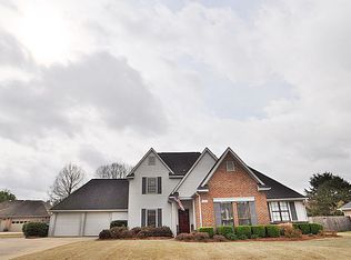 5589 Lakefront Dr, Tupelo, MS 38801