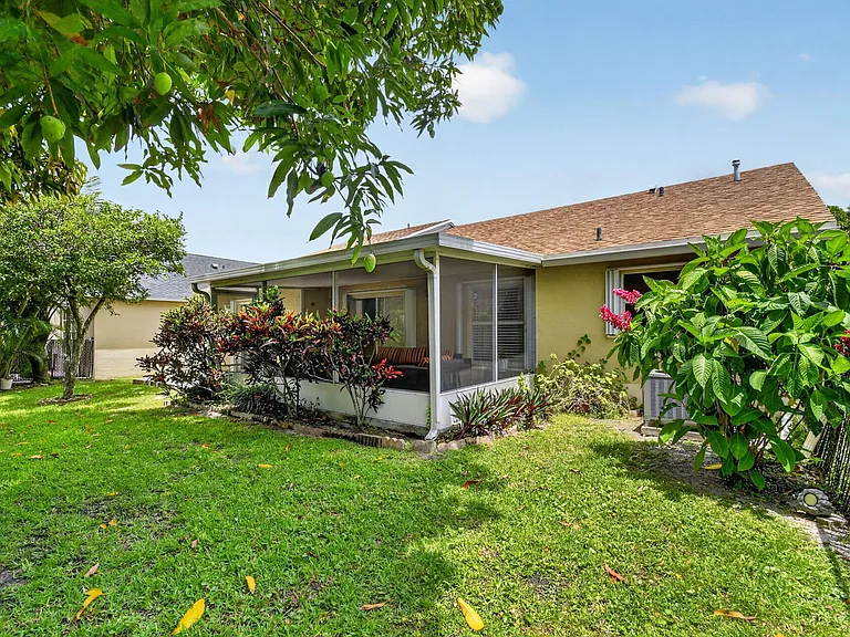 1080 Salmon Isle — Photo 12