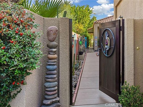 5th image of 21 Colonial Dr