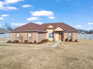 531 Jennifer Ln, Deatsville, AL 36022