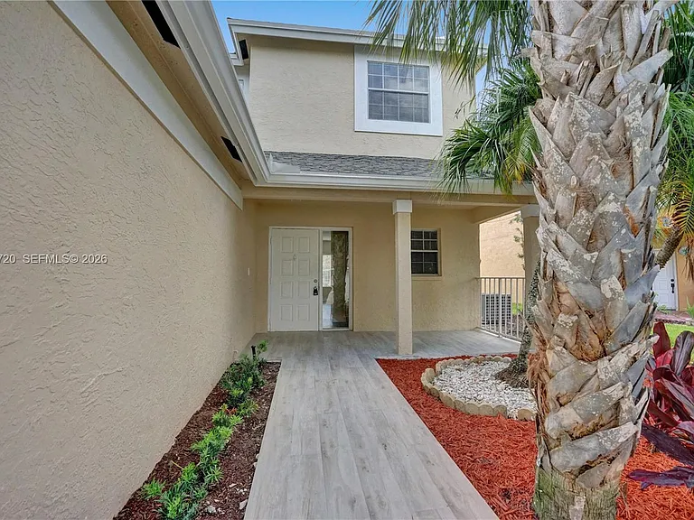 1224 Sussex St — Photo 3