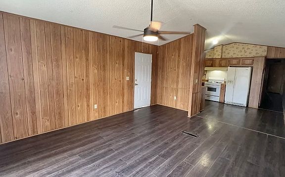 3rd image of 11828 S Sandra Ave