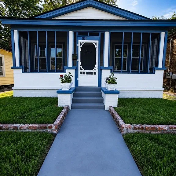 811 Elliott Ave — Photo 1