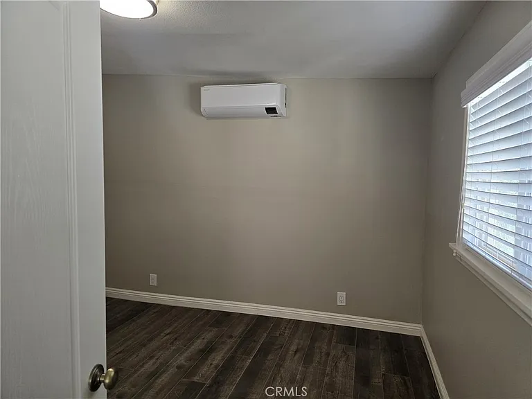 7215 Lyons Ave #2 — Photo 6