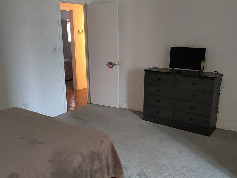 8325 Great Circle Dr — Photo 4