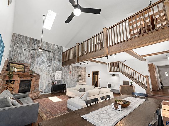 2nd image of 2301 S Willow Ave