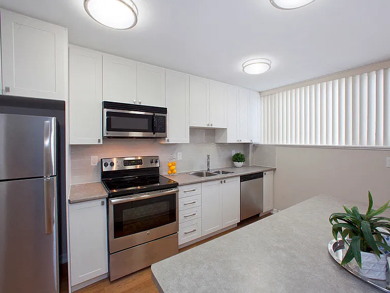 122 Colborne St E — Photo 3