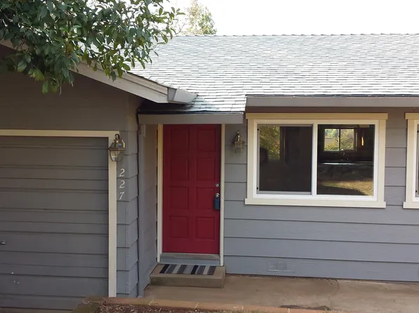 227 Flood Rd, Auburn, CA 95603