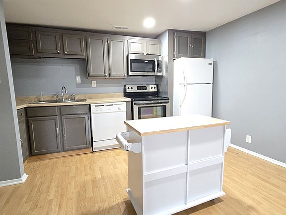 4th image of 925 Geyer Ave
