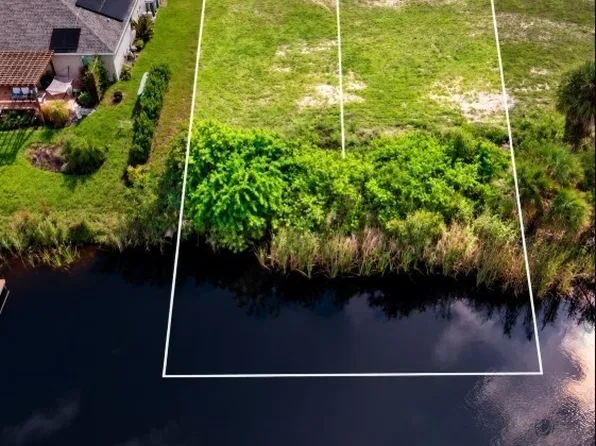 2110 NW 6th Pl, Cape Coral, FL 33993