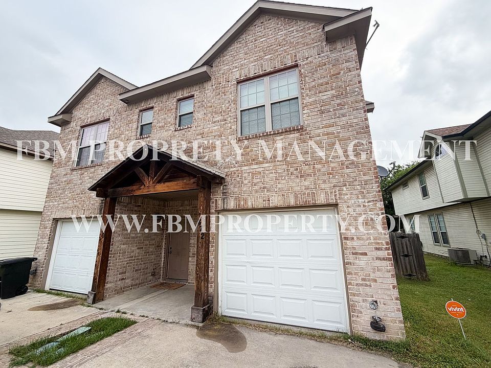 1st image of 472 Pecan Hollow St