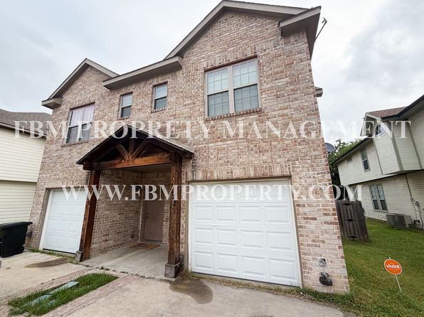 472 Pecan Hollow St