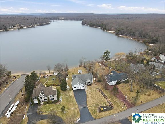 3rd image of 281 Bear Creek Lake Dr