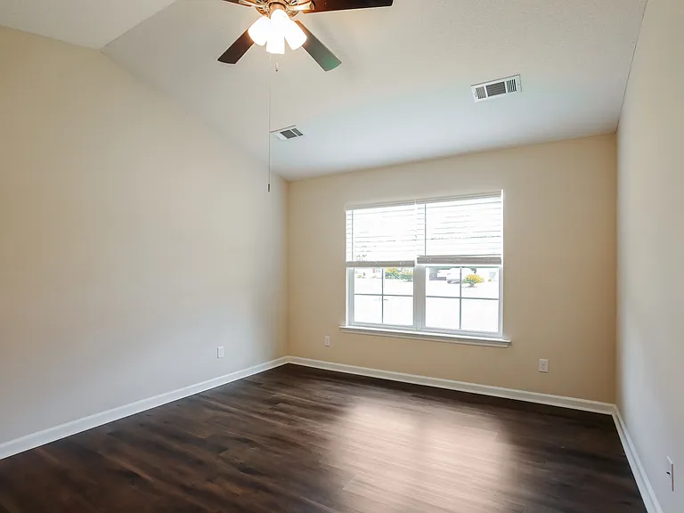 308 Pecan Point Dr — Photo 9