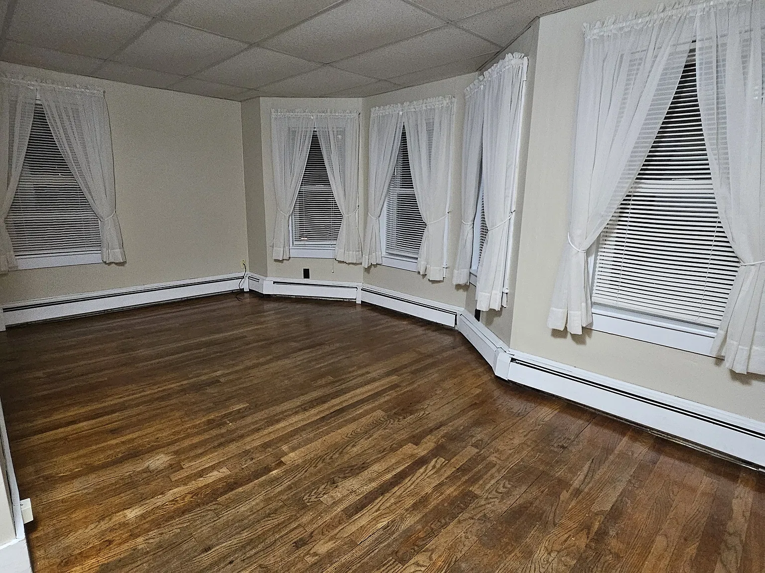 1 bed, 700 sqft, $1,700 — Photo 4
