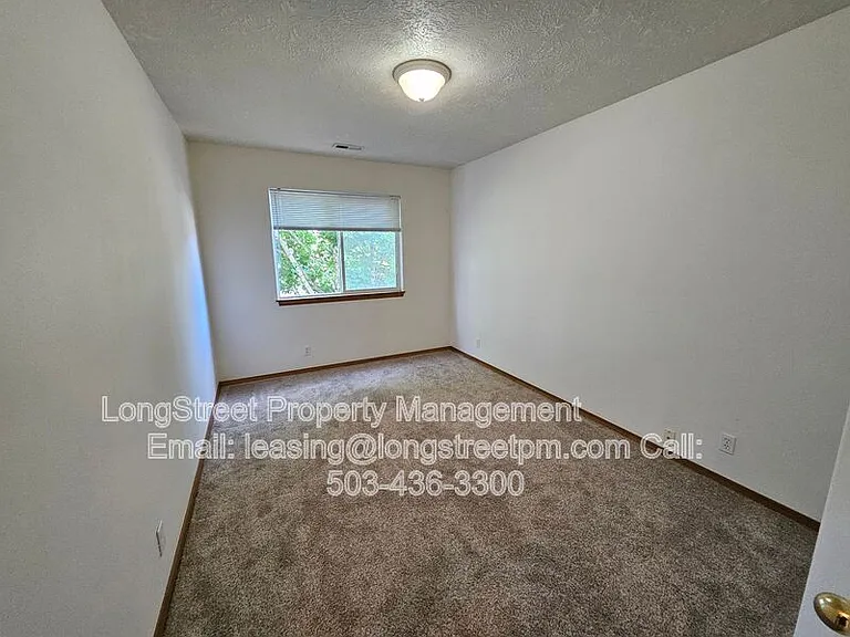 7445 SE Crystal Springs Blvd — Photo 21
