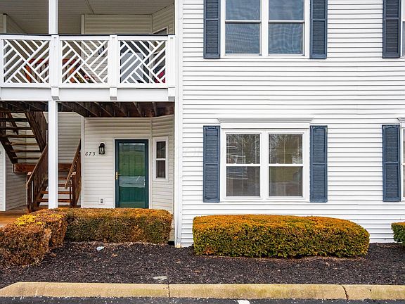 3rd image of 675 Milcrest Dr