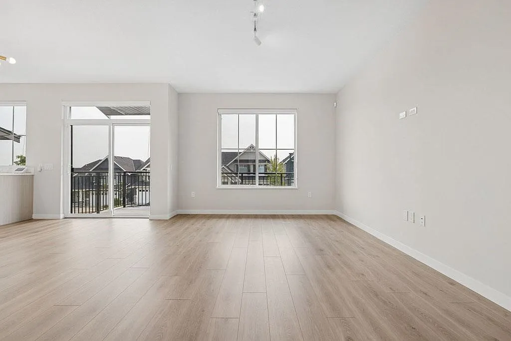 4 bed, 2235 sqft, $4,280 — Photo 4