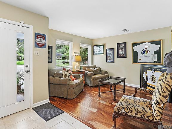 4th image of 669 Burgin Ave