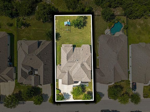 4th image of 441 Jacksdaw Dr