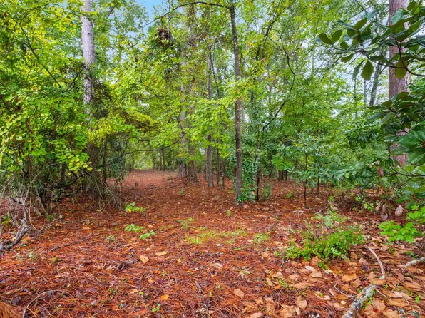 200 Leonard Cir, Camden, SC 29020
