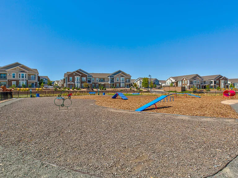 Shadow Ridge At Southlands — Photo 39