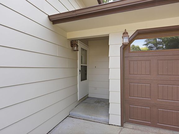 4th image of 1004 S Clover Ave
