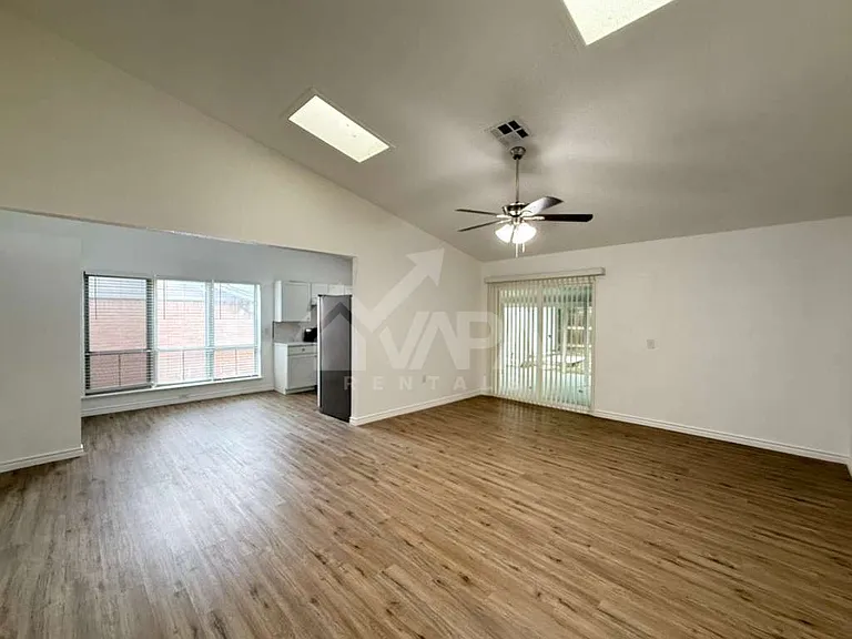 7729 Narrow Pass Dr — Photo 5